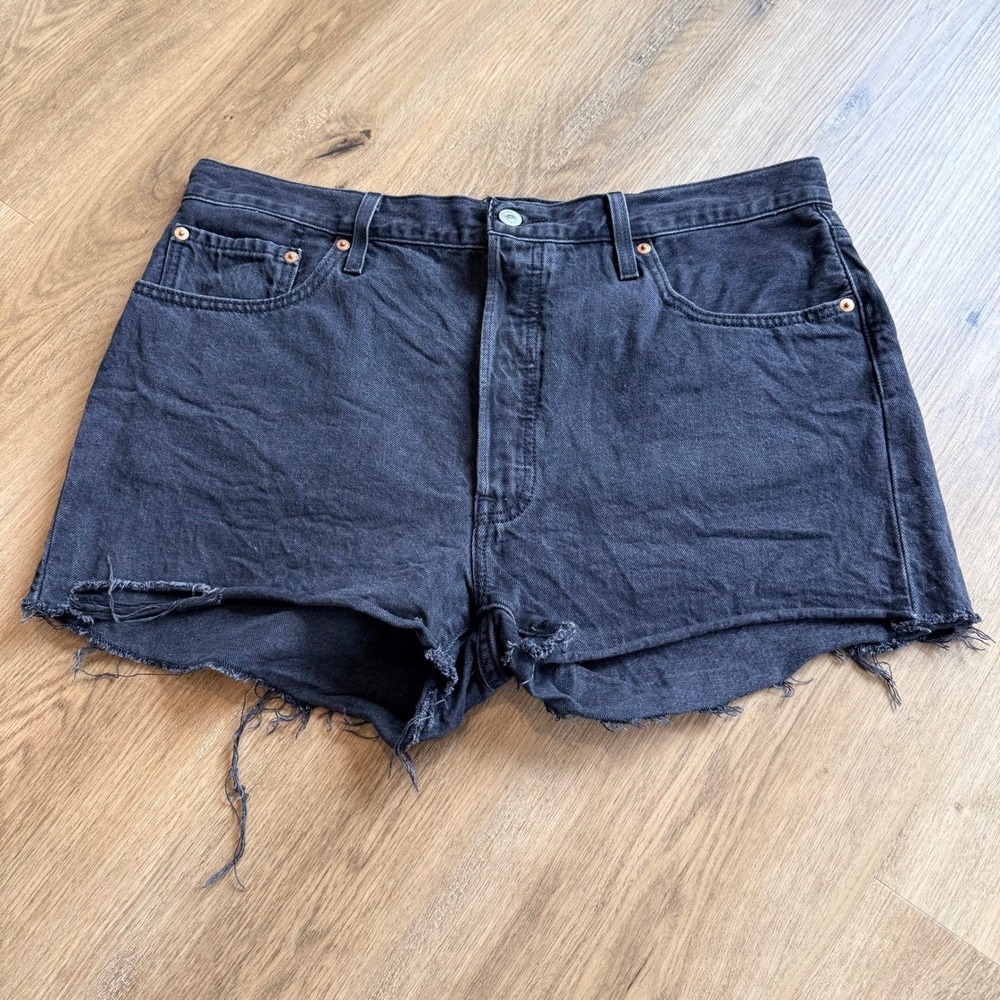 Levis 501 Original High Rise‎ Cut Off Black Denim Shorts Womens W34 Button Fly